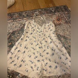 White flower print romper